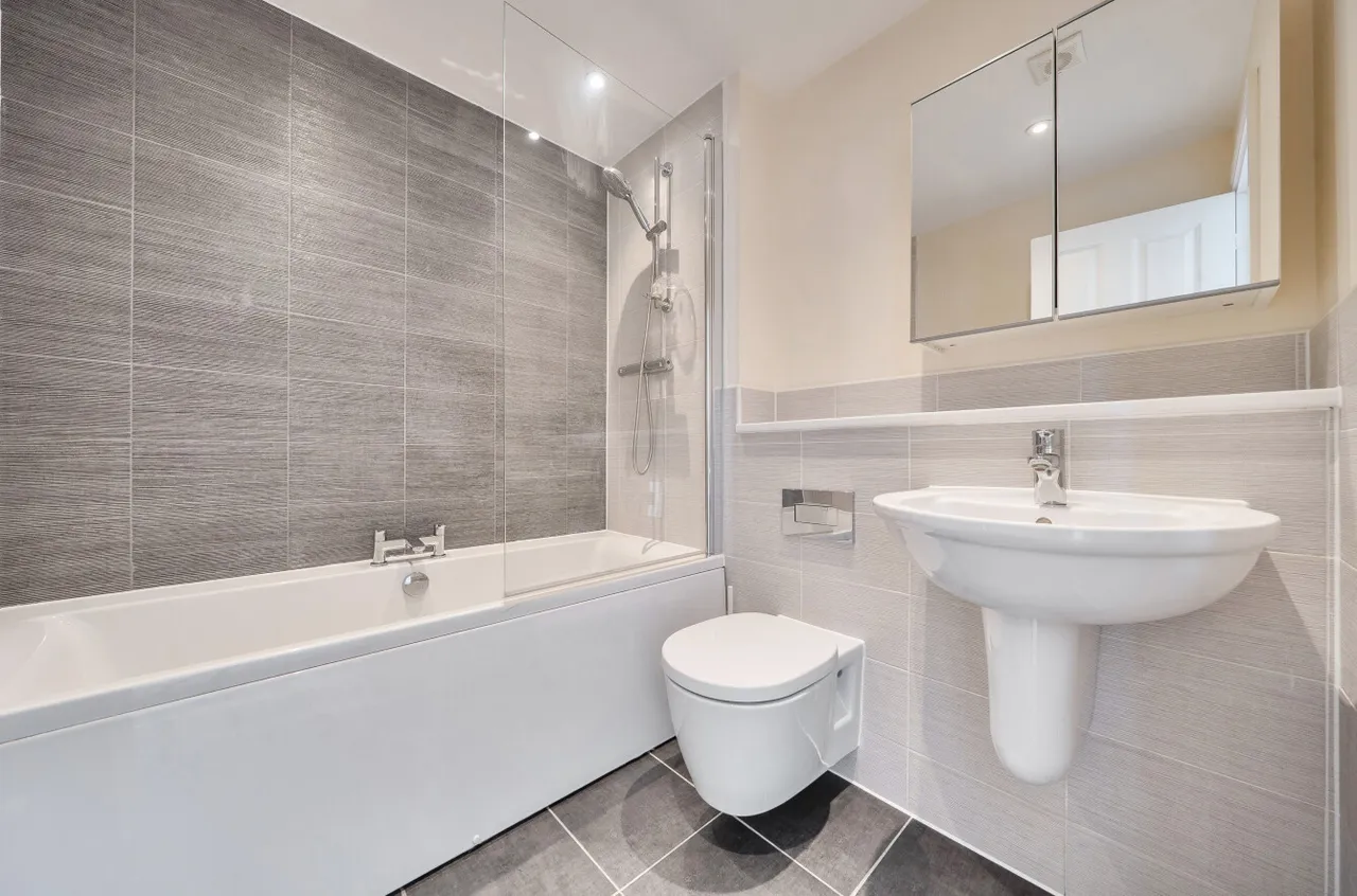 Furze Drive, Romsey, SO51, photo 9