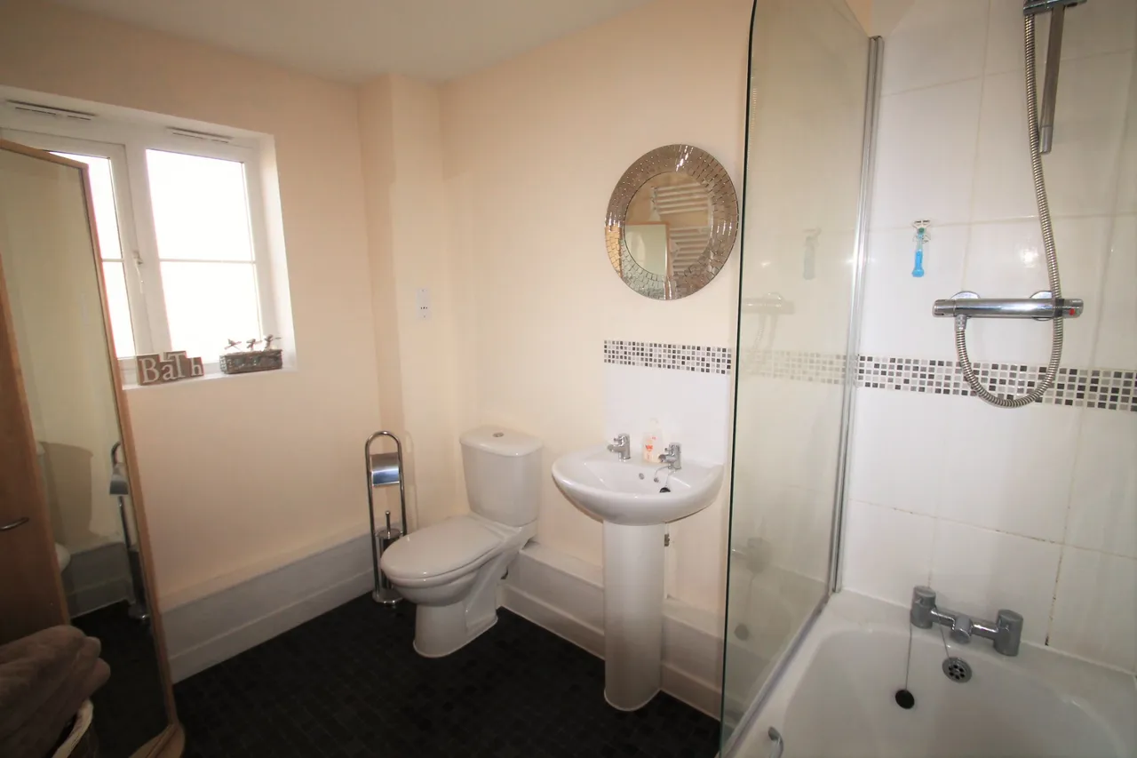 Cochrane Drive, Dartford, photo 9