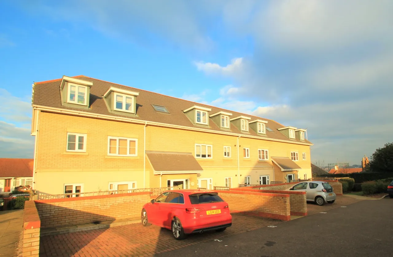 Cochrane Drive, Dartford, photo 2