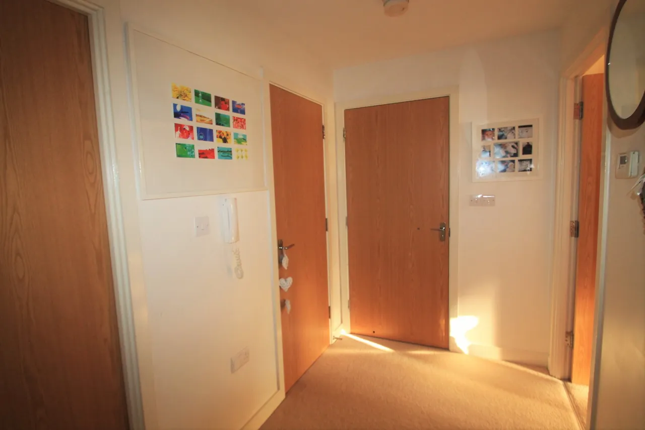 Cochrane Drive, Dartford, photo 8