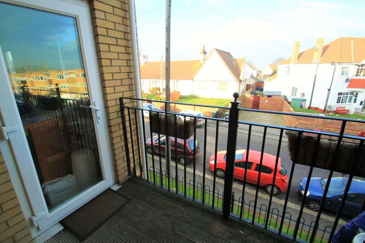 Cochrane Drive, Dartford, photo 10