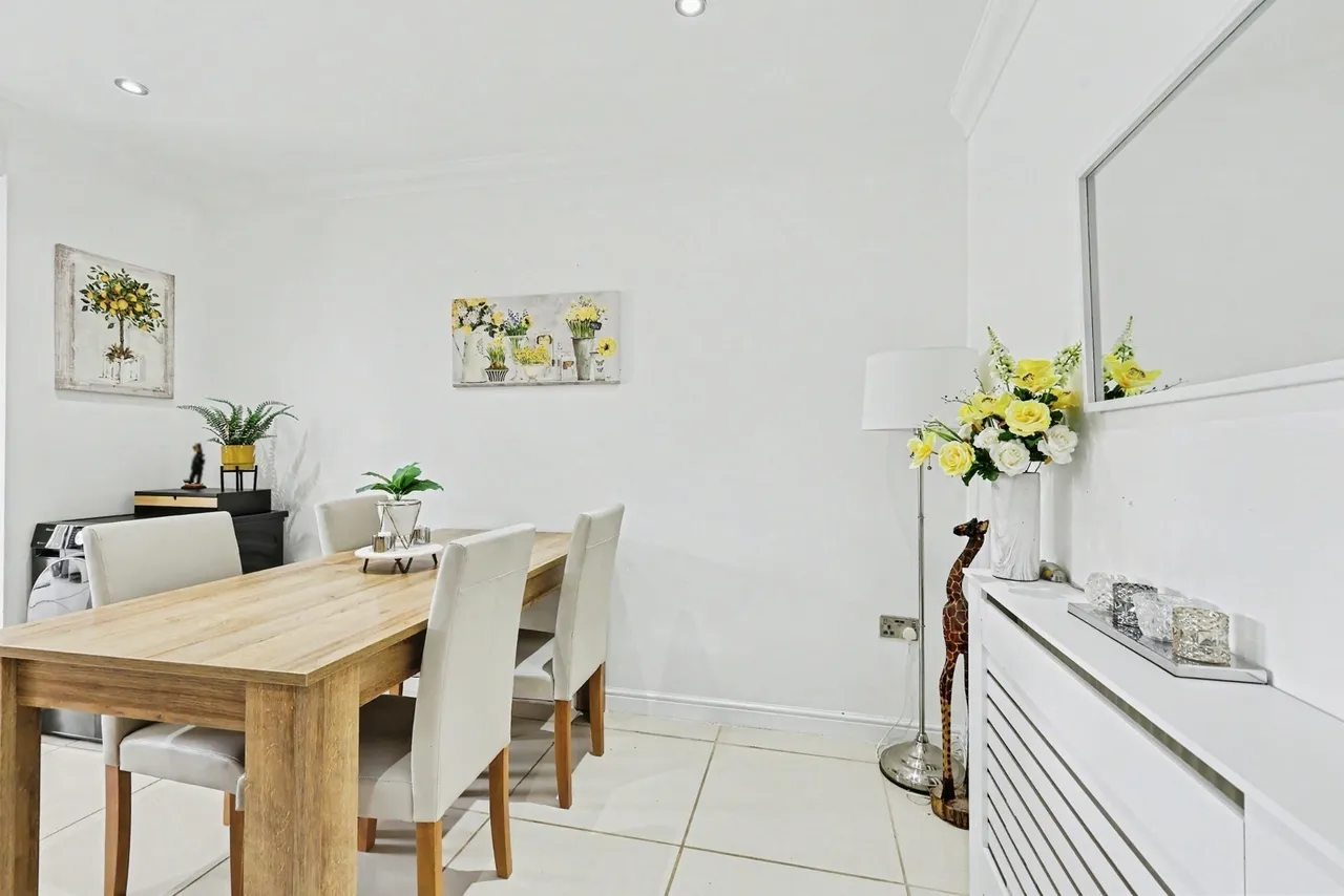 Cameron Crescent, Northampton, Northamptonshire, NN5, photo 6