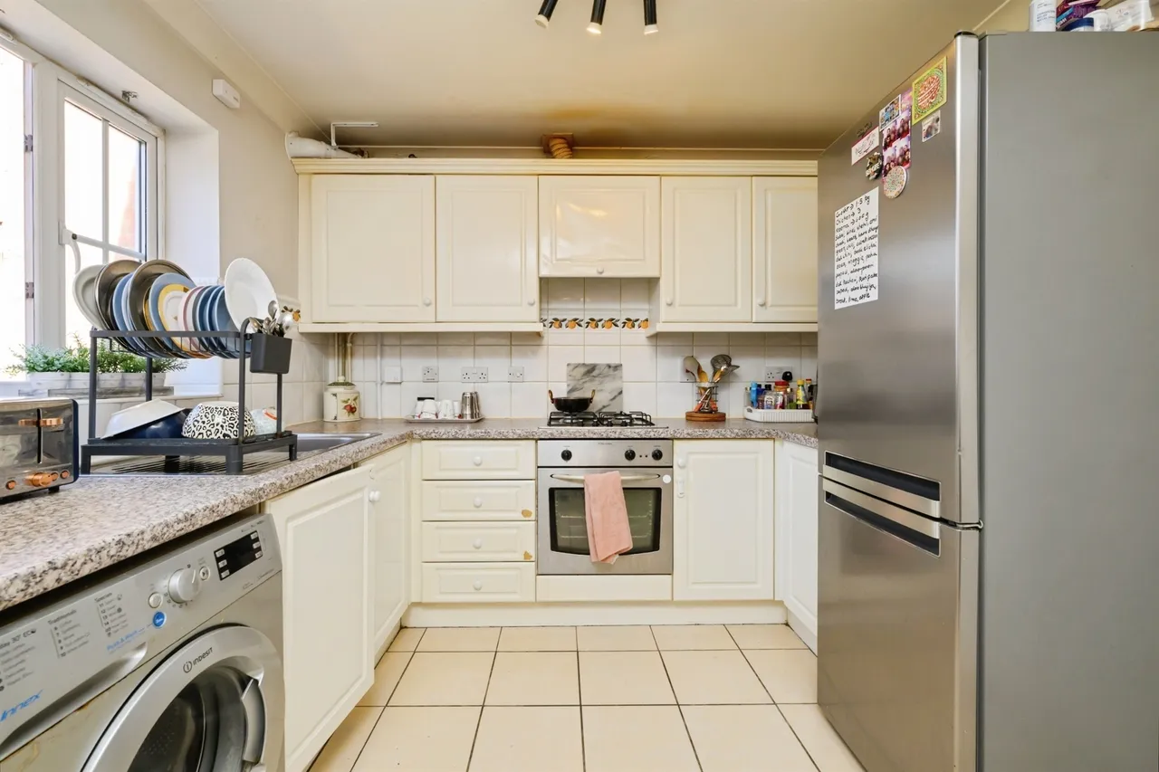 Thorn Road, Peterborough, PE7, photo 3