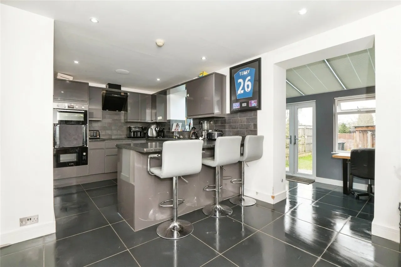 Botley Road, North Baddesley, SO52, photo 2