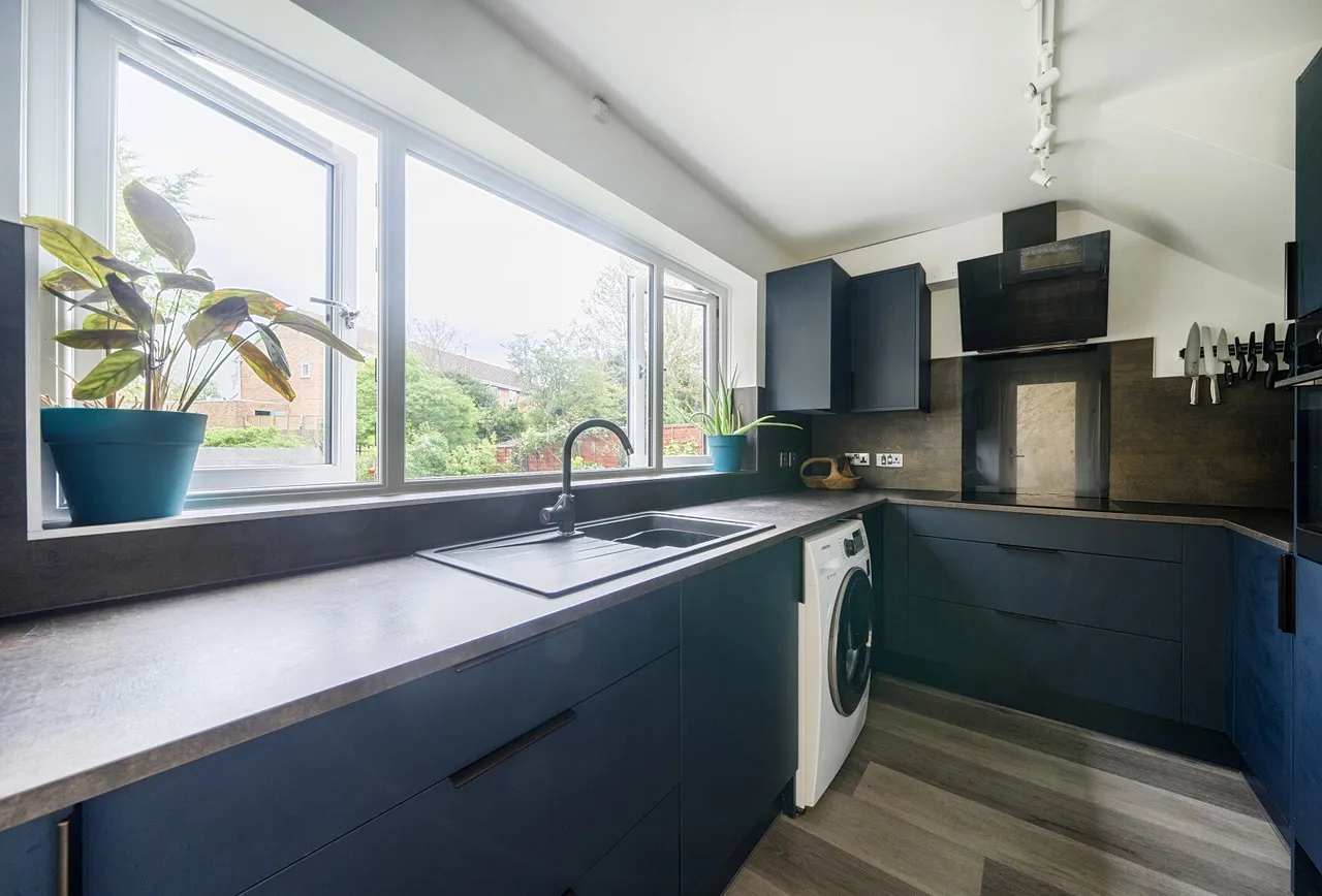 Oakbrook Drive, Gloucestershire, The Reddings, GL51 6SB, photo 4