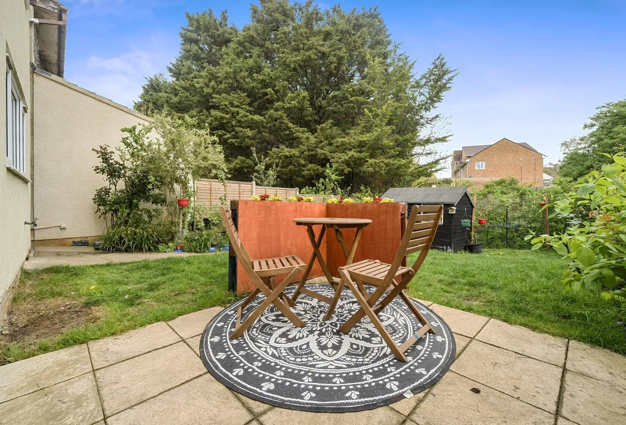 Oakbrook Drive, Gloucestershire, The Reddings, GL51 6SB, photo 10
