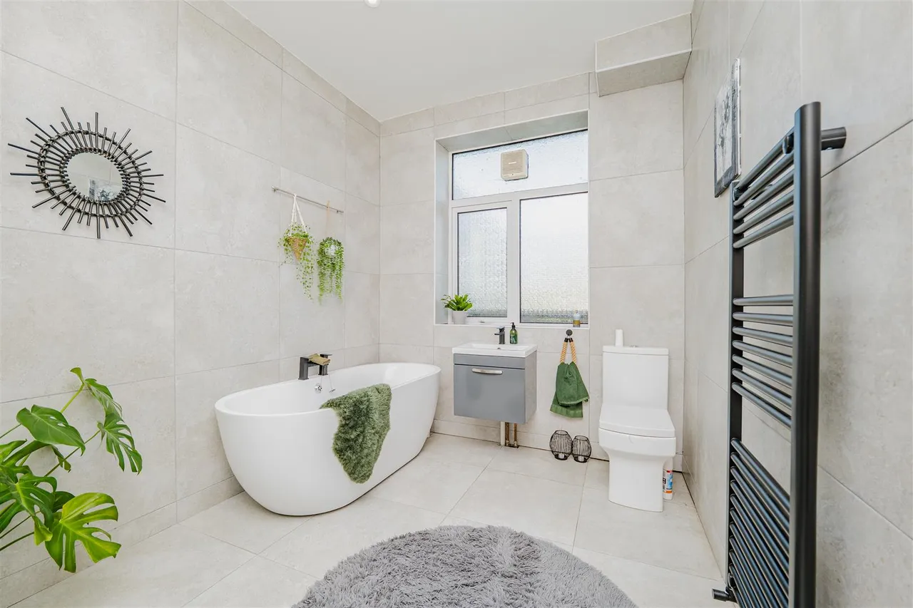 Pontypridd Road, Barry, CF62 7LS, photo 19