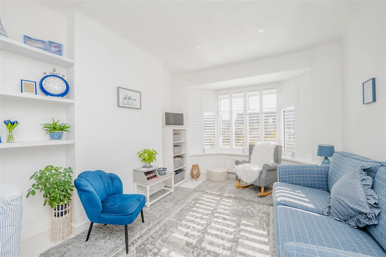 Pontypridd Road, Barry, CF62 7LS, photo 17