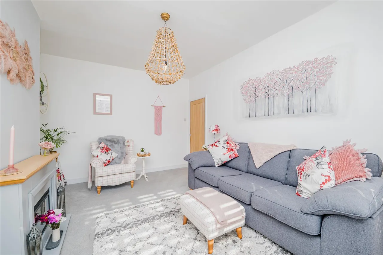 Pontypridd Road, Barry, CF62 7LS, photo 5