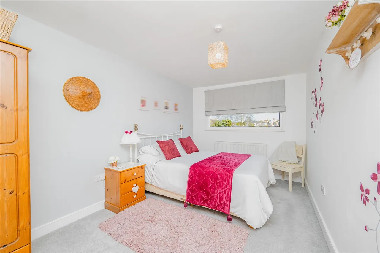 Pontypridd Road, Barry, CF62 7LS, photo 23