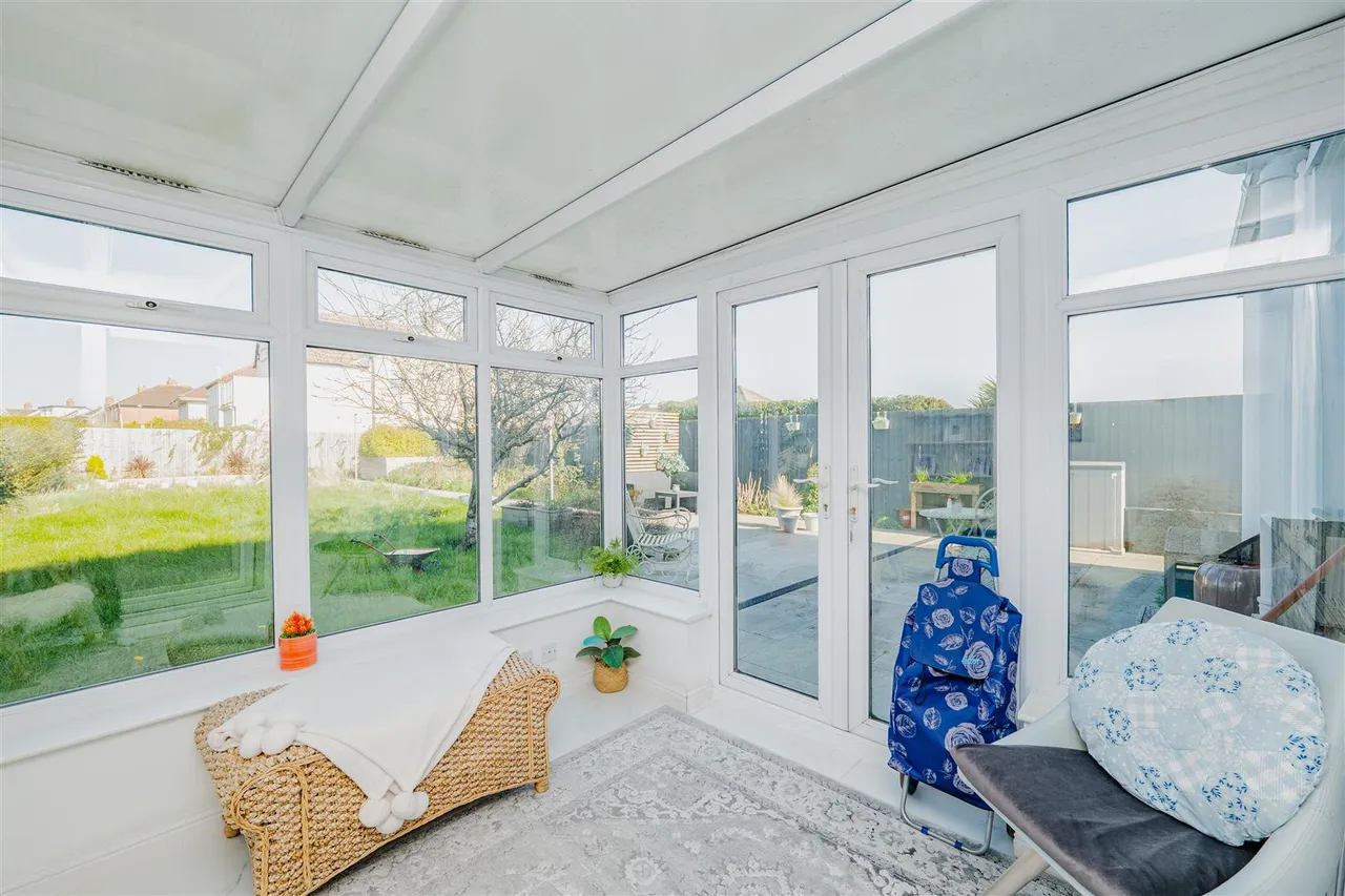 Pontypridd Road, Barry, CF62 7LS, photo 14