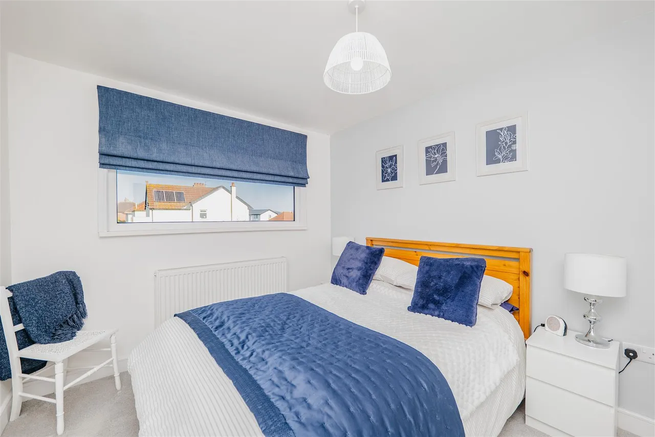 Pontypridd Road, Barry, CF62 7LS, photo 28
