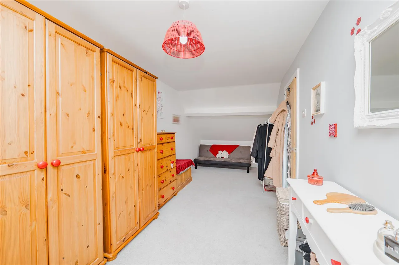 Pontypridd Road, Barry, CF62 7LS, photo 33