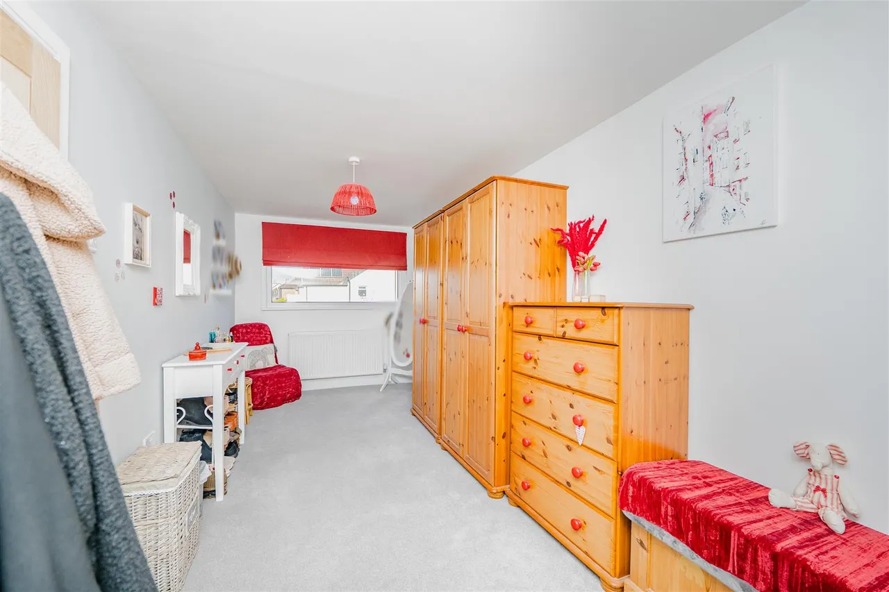 Pontypridd Road, Barry, CF62 7LS, photo 31