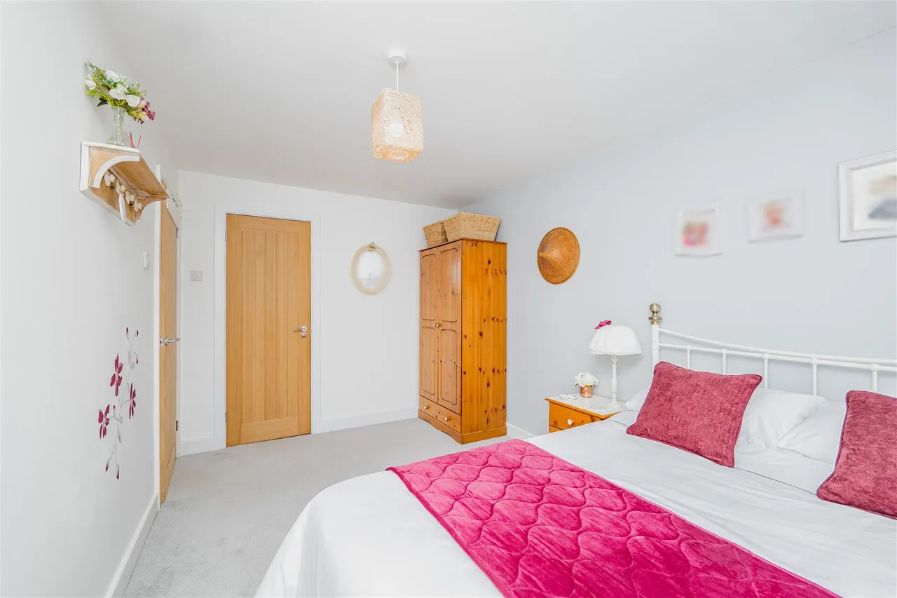 Pontypridd Road, Barry, CF62 7LS, photo 25