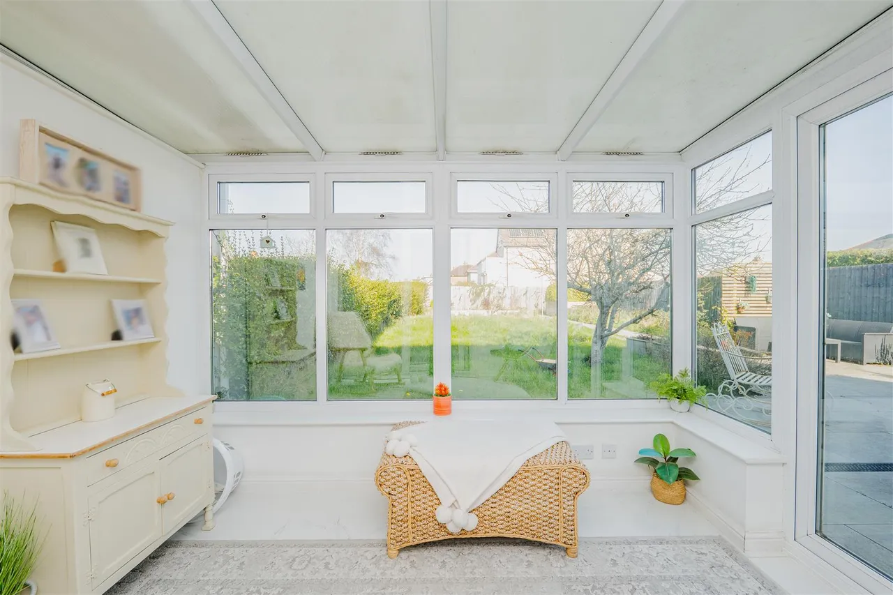 Pontypridd Road, Barry, CF62 7LS, photo 13
