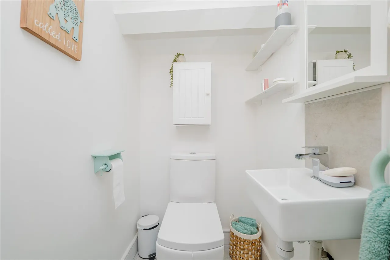 Pontypridd Road, Barry, CF62 7LS, photo 34