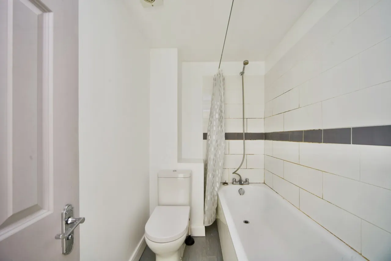 Cedar Road, London, N17, photo 15