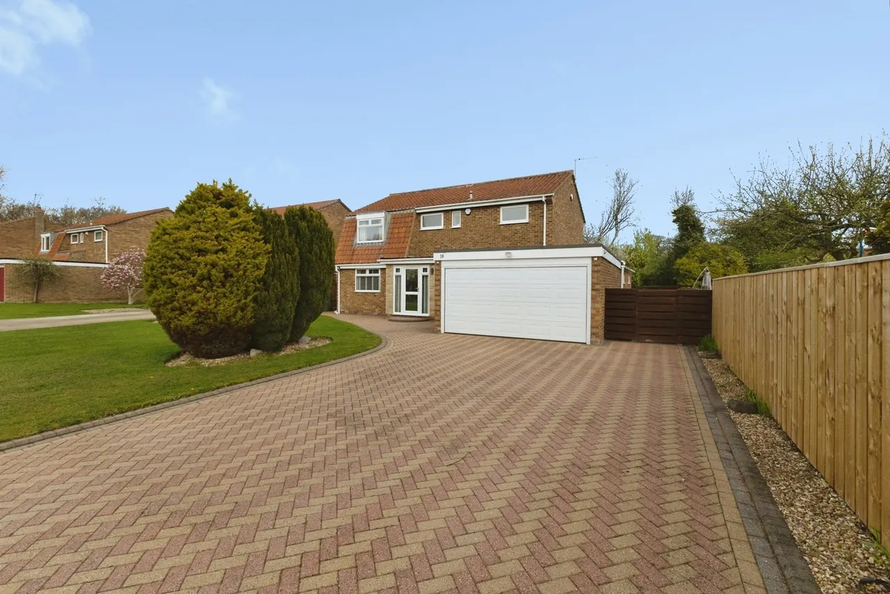 4 bed house for sale — The Willow Chase, Long Newton, Stockton-on-Tees, Durham, TS21