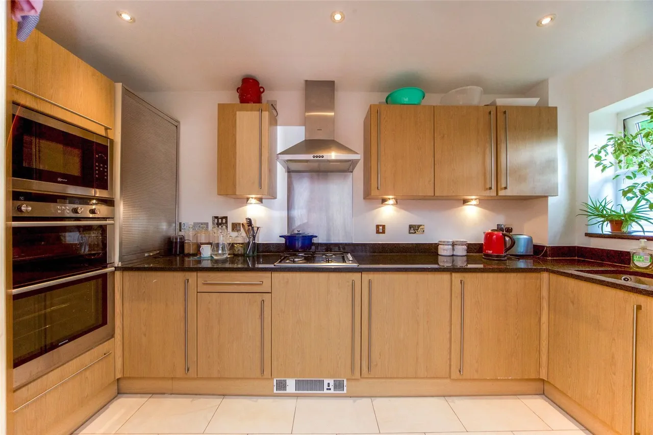 Fairmead Lodge, 8 The Ridgeway, Enfield, EN2, photo 3