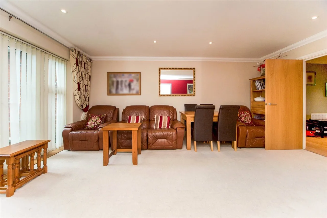 Fairmead Lodge, 8 The Ridgeway, Enfield, EN2, photo 4