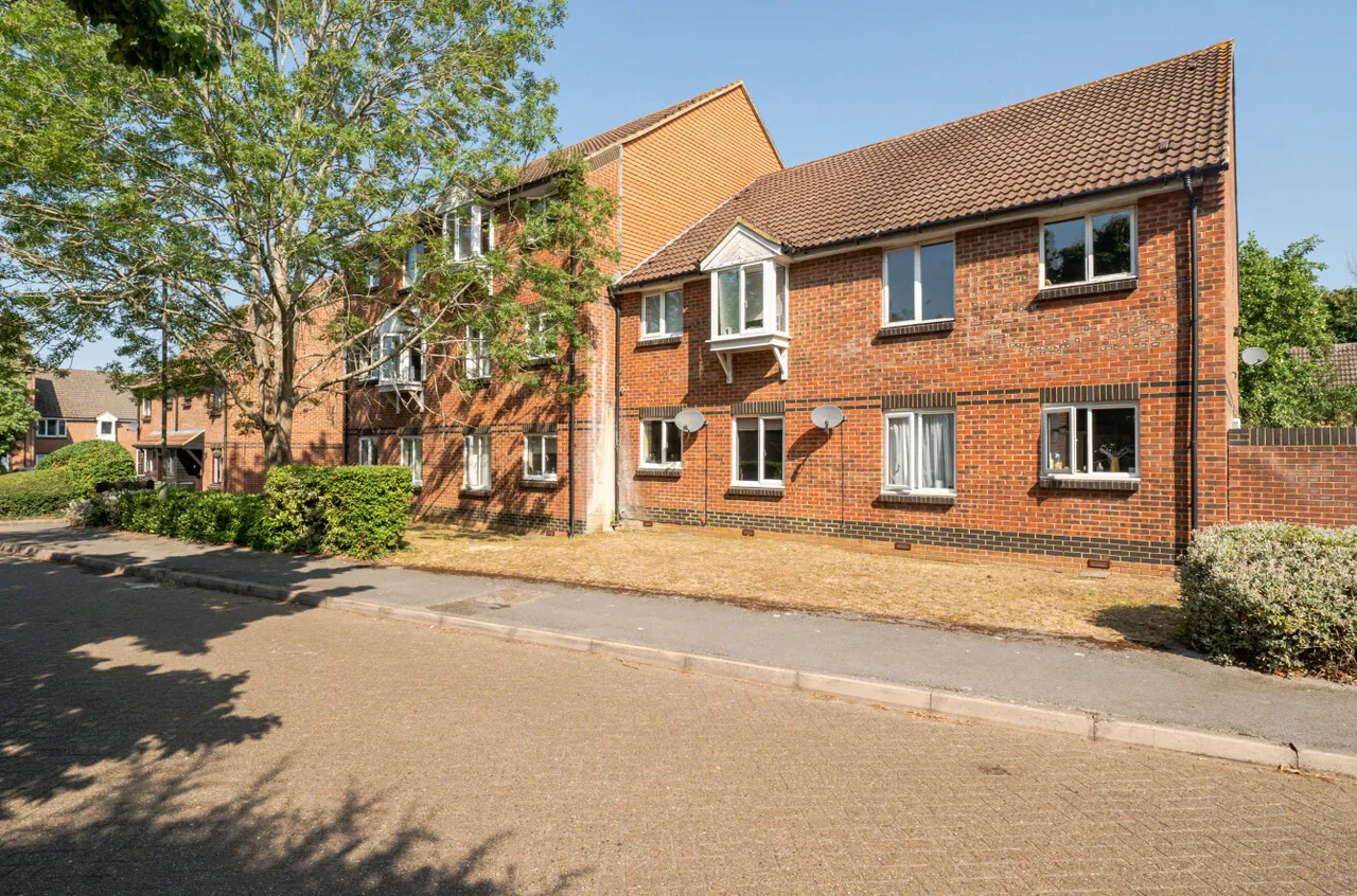 1 bed flat for sale, Weybrook Drive, Guildford, GU4