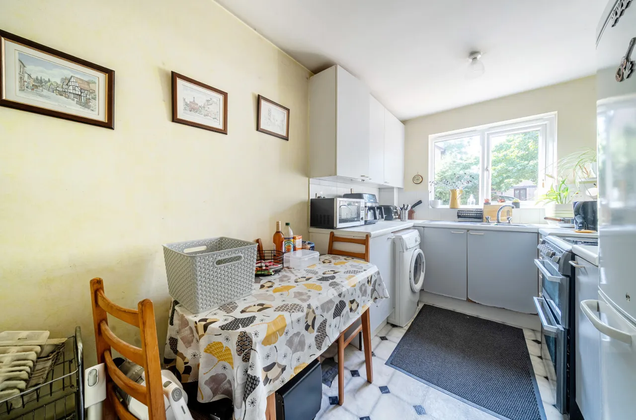 Weybrook Drive, Guildford, GU4, photo 4