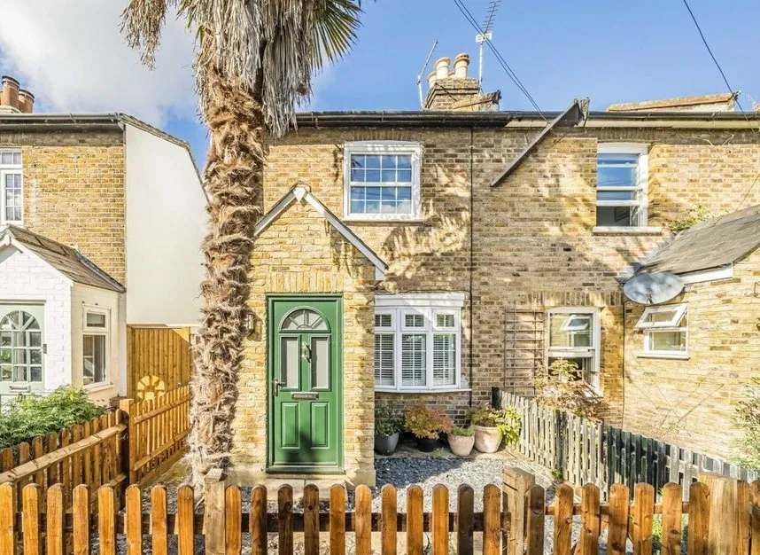 2 bed house for sale, Spring Gardens, Molesey, KT8