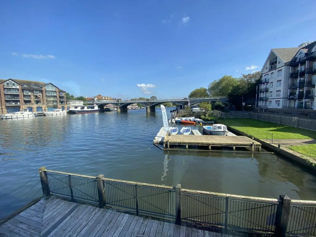 2 bed flat to rent, Thames Side, Kingston upon Thames, KT1