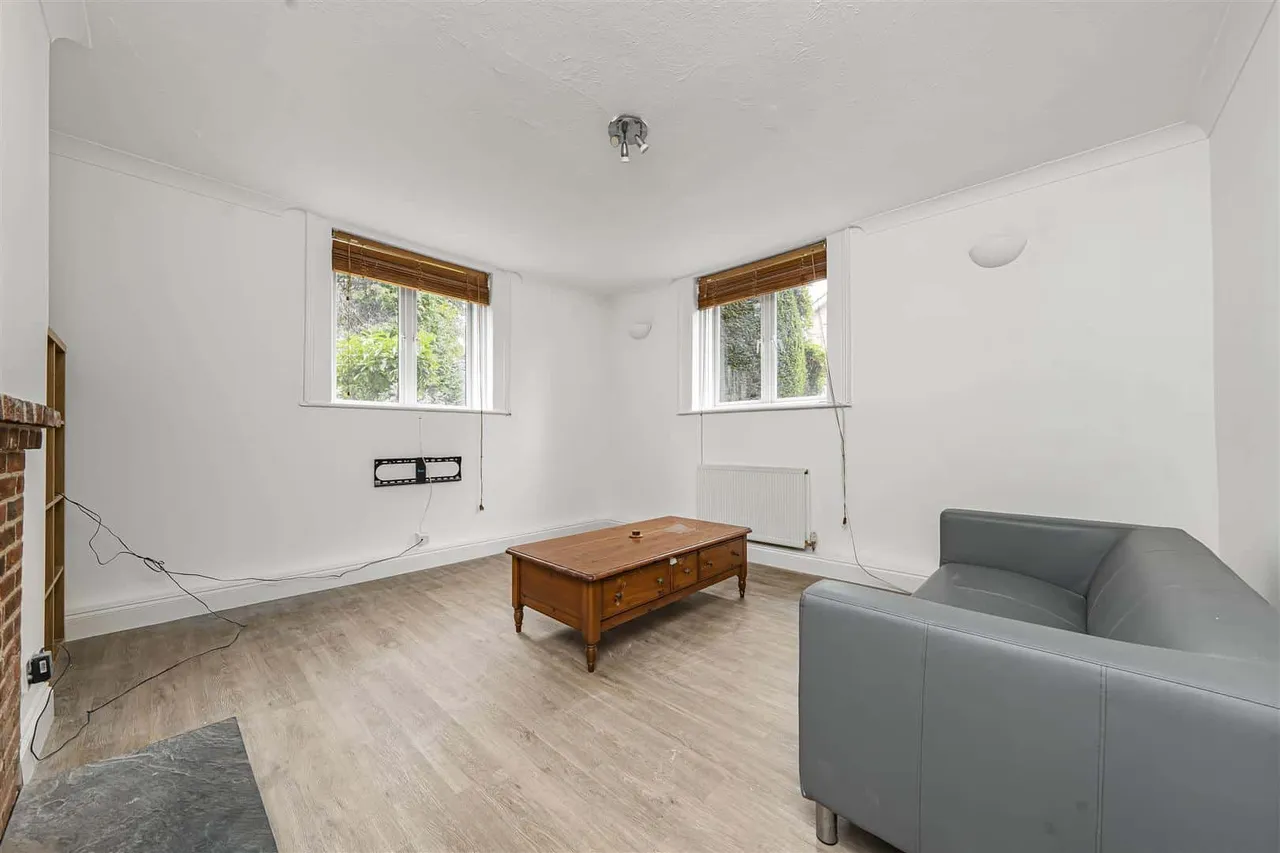 6 Priory Way, Datchet, Berkshire, SL3 9JQ, photo 5
