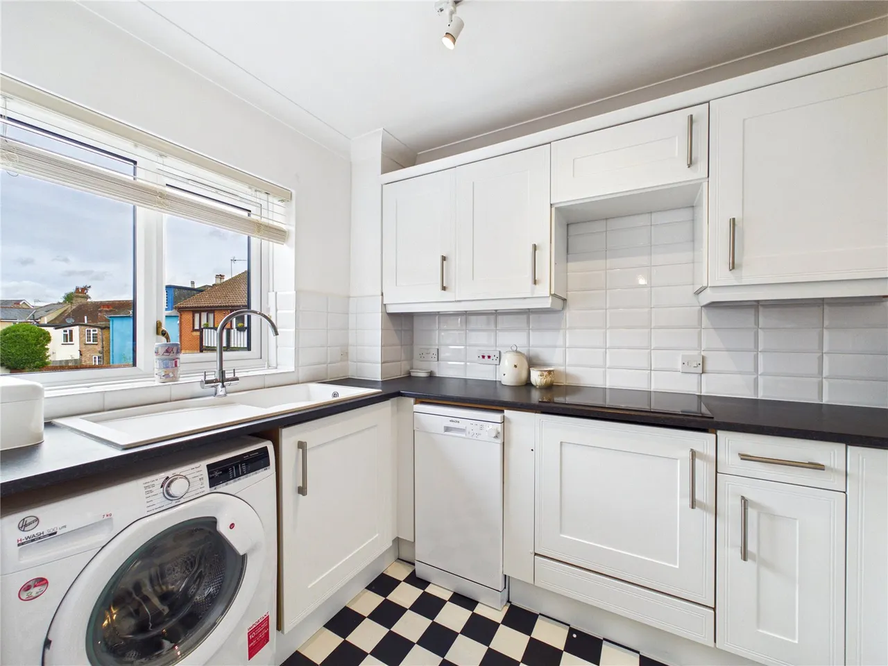Weavers Court, Sudbury, CO10, photo 5