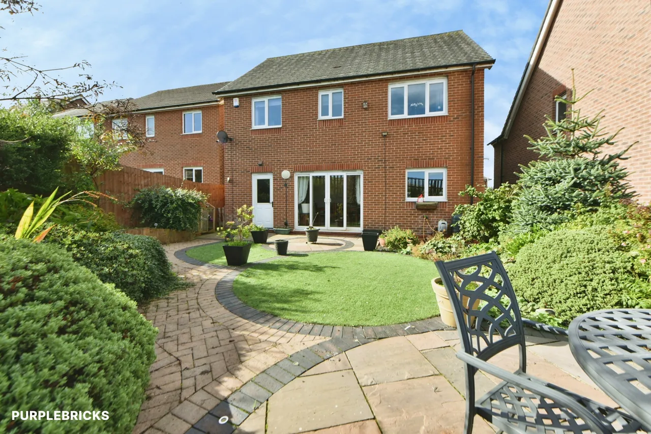 Lea Green Close, Oldham, OL4, photo 24