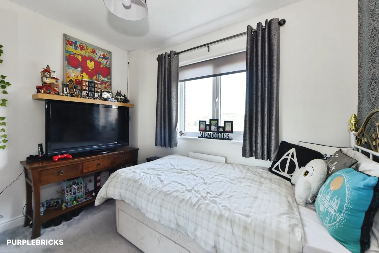 Lea Green Close, Oldham, OL4, photo 19