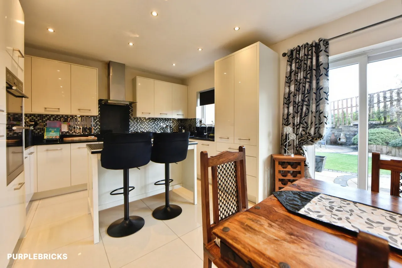 Lea Green Close, Oldham, OL4, photo 11