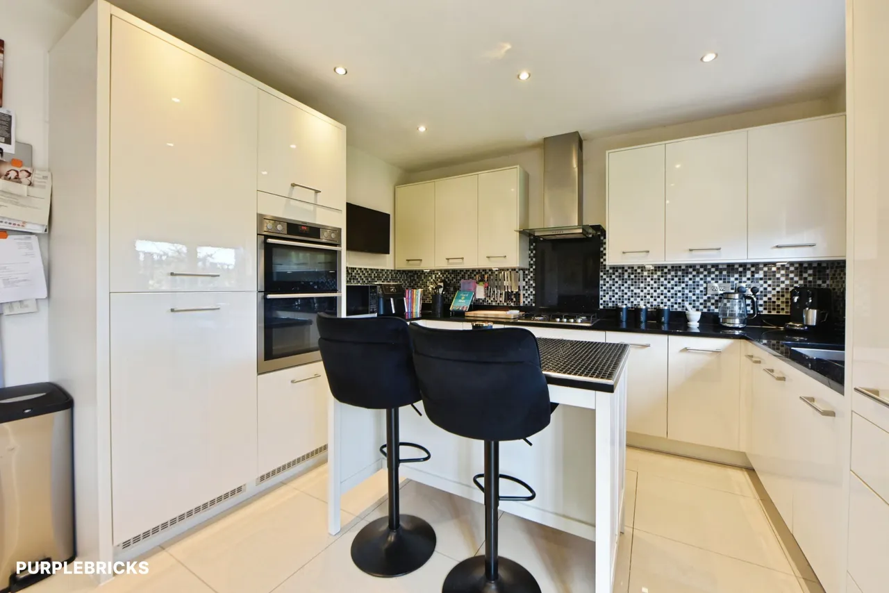 Lea Green Close, Oldham, OL4, photo 5