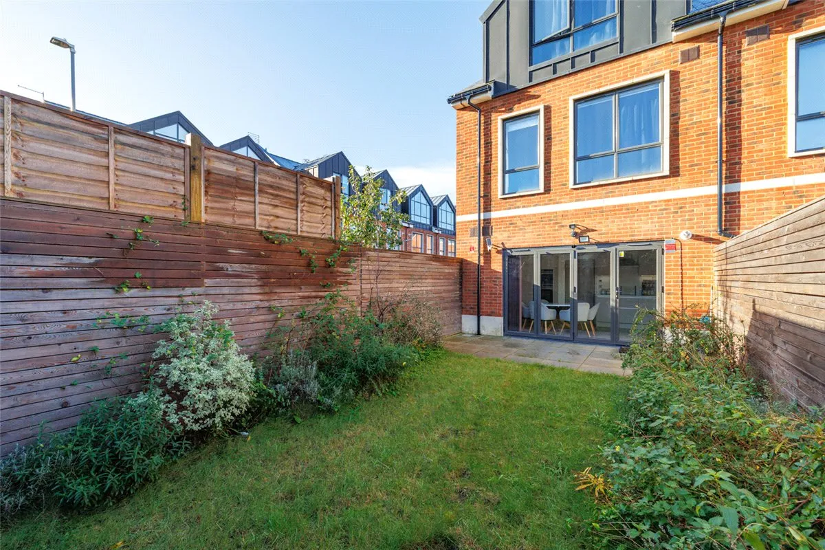 Harlow Gardens, Kingston upon Thames, KT1, photo 11