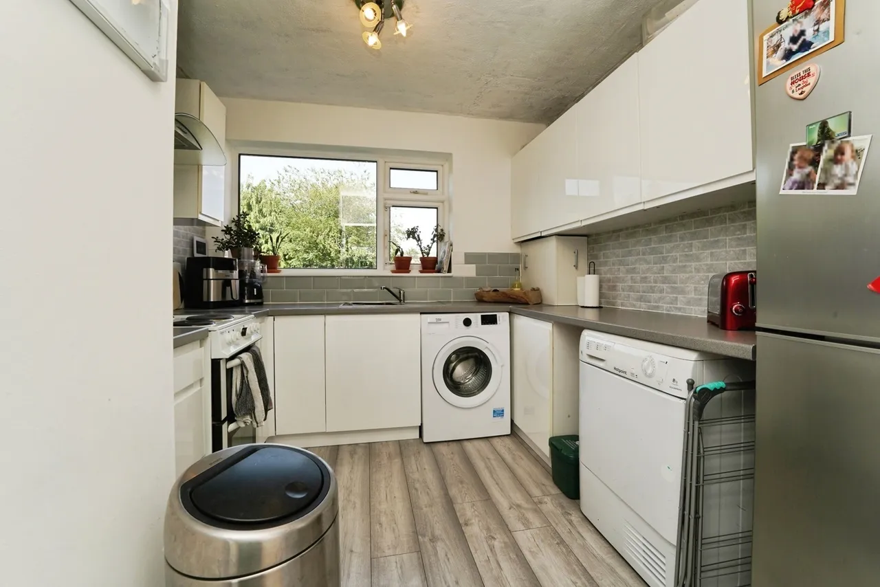 Sterling Court, Cheltenham, GL51, photo 3