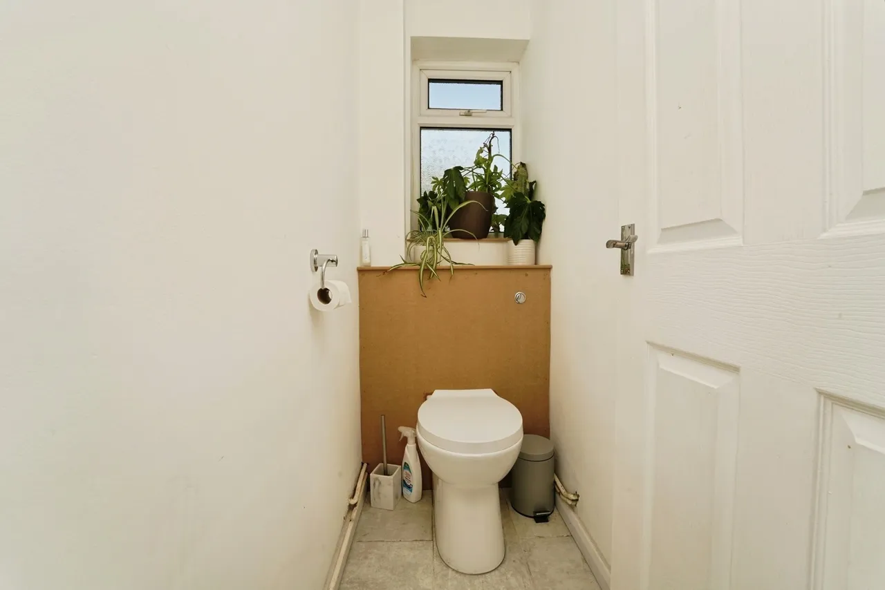 Sterling Court, Cheltenham, GL51, photo 6