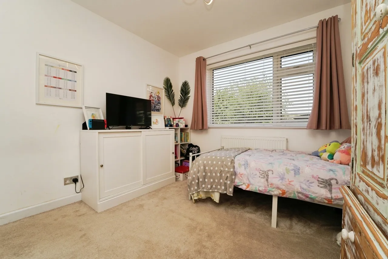 Sterling Court, Cheltenham, GL51, photo 8