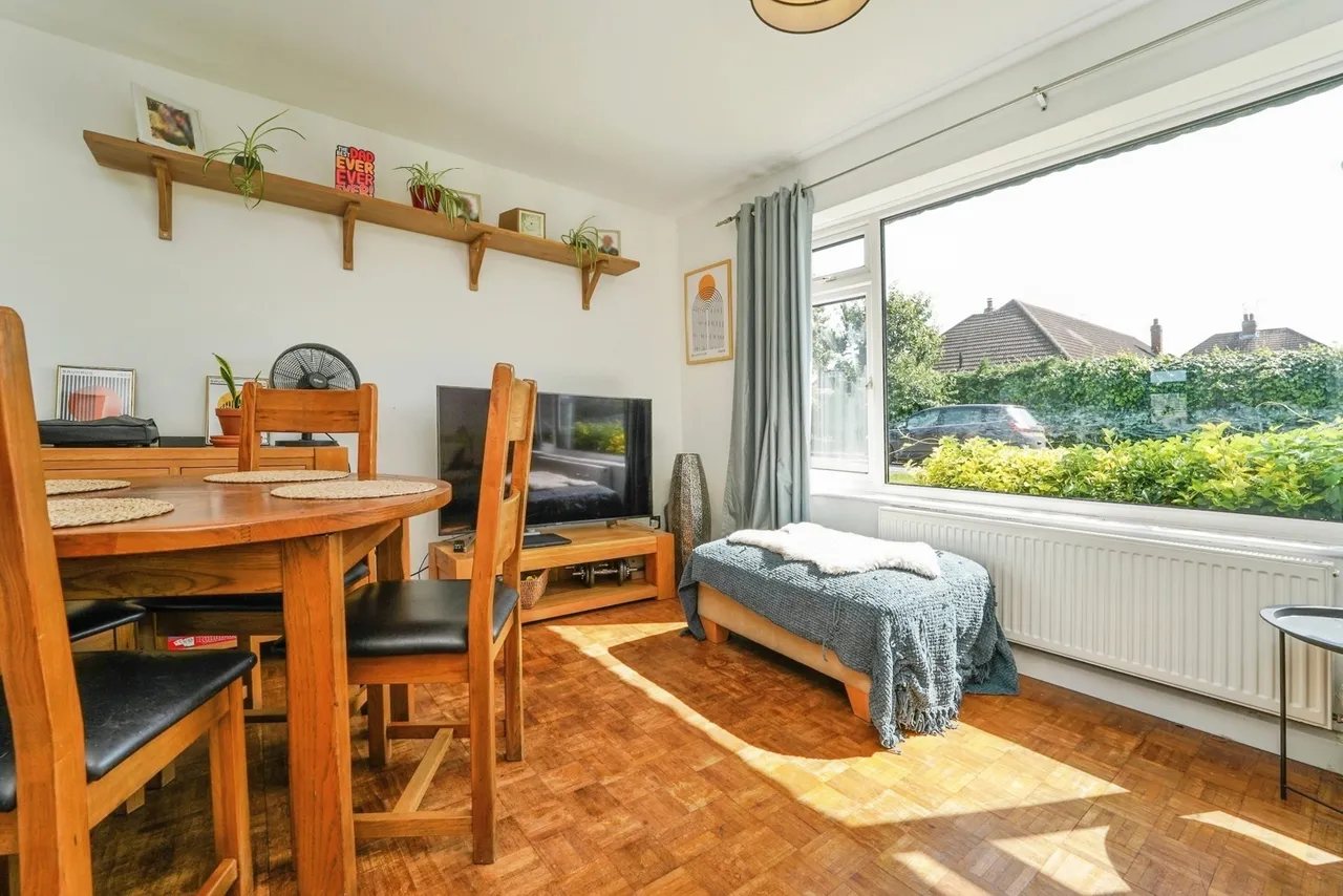 Sterling Court, Cheltenham, GL51, photo 2