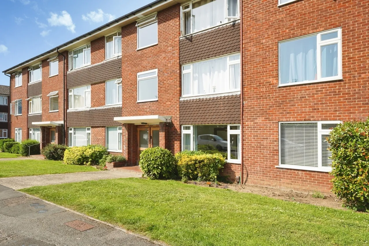 Sterling Court, Cheltenham, GL51, photo 13