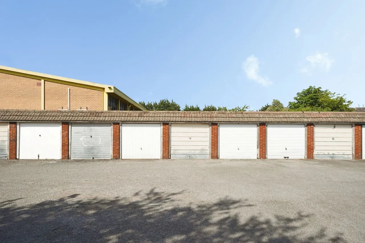 Sterling Court, Cheltenham, GL51, photo 12