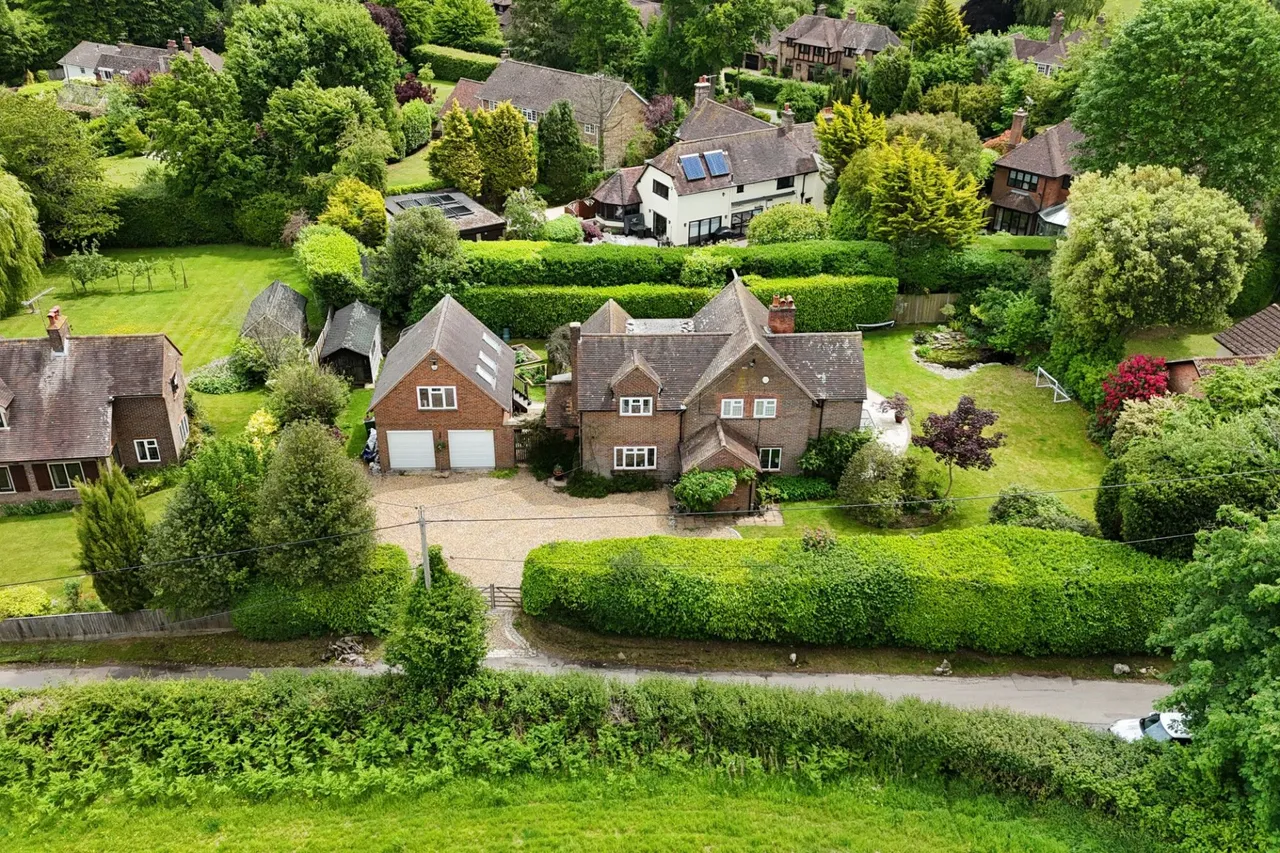 Broombarn Lane, Great Missenden, HP16, photo 43