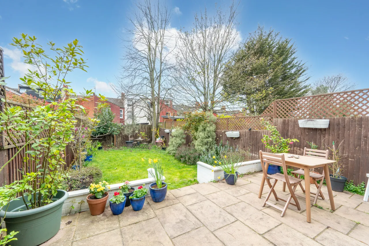 43 Pine Road, London, photo 6