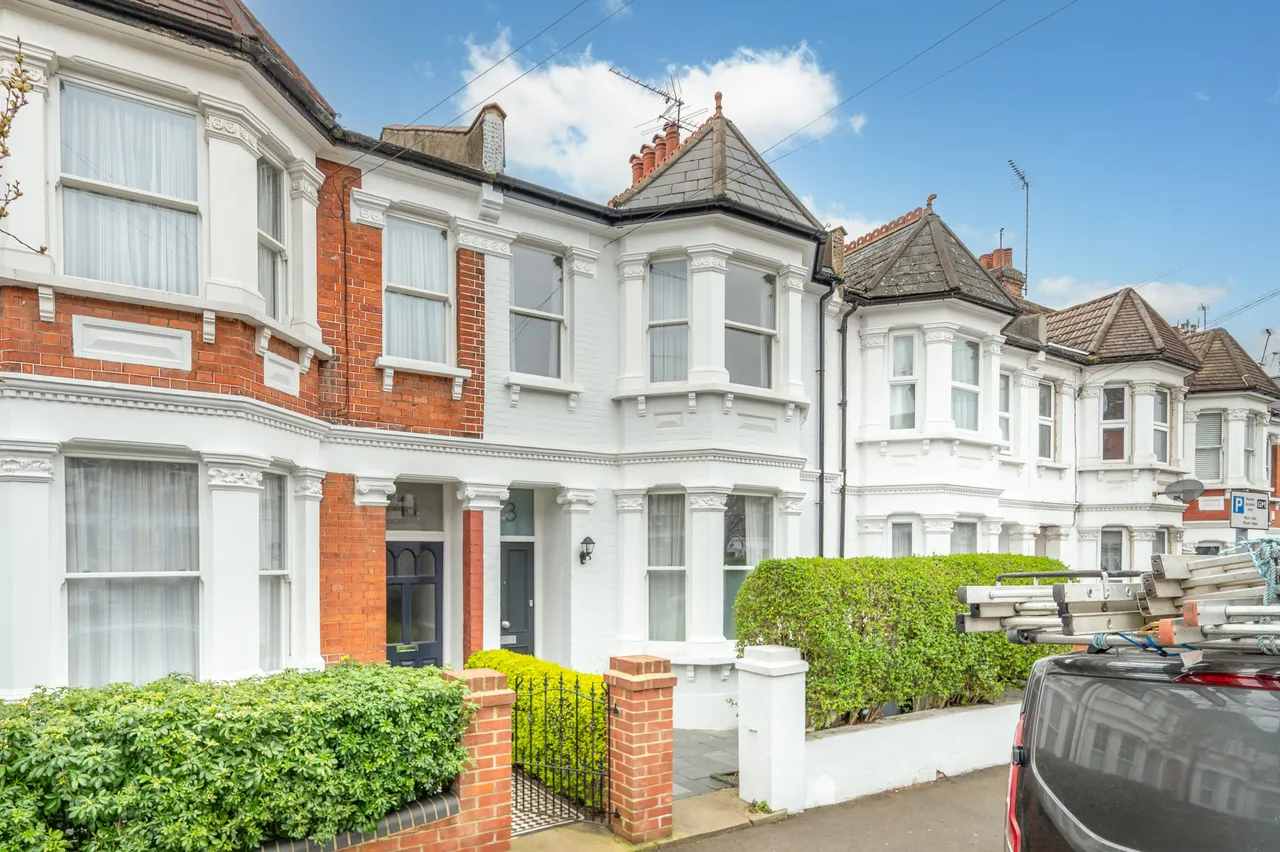 43 Pine Road, London, photo 4