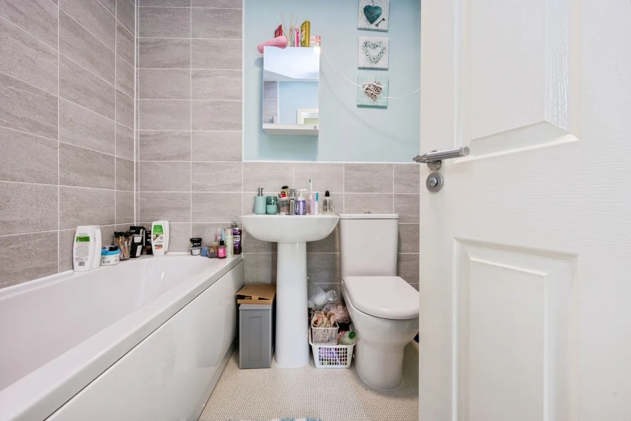 Appledine Way, Bedford, Bedfordshire, MK41, photo 24