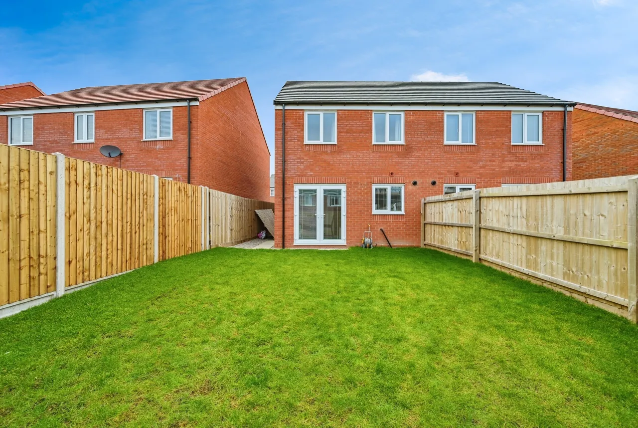 3 bed house for sale, Attlee Avenue, Anslow, DE13