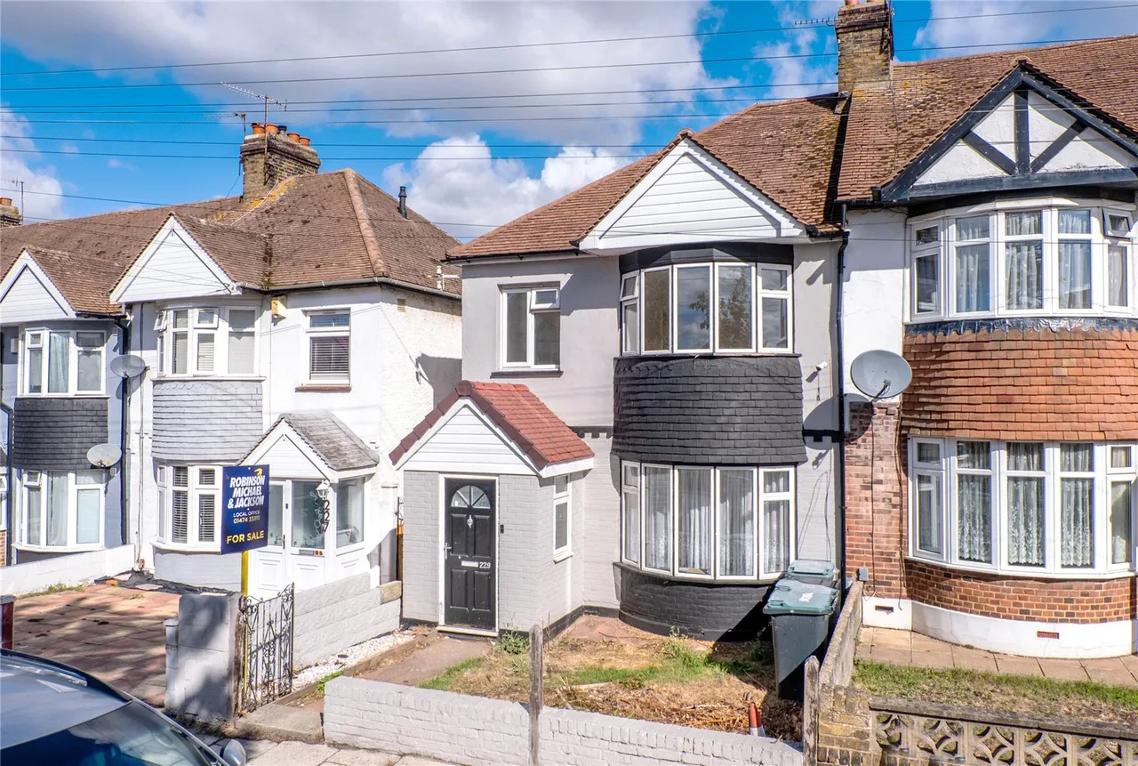 3 bed house for sale, Old Road East, Gravesend, DA12