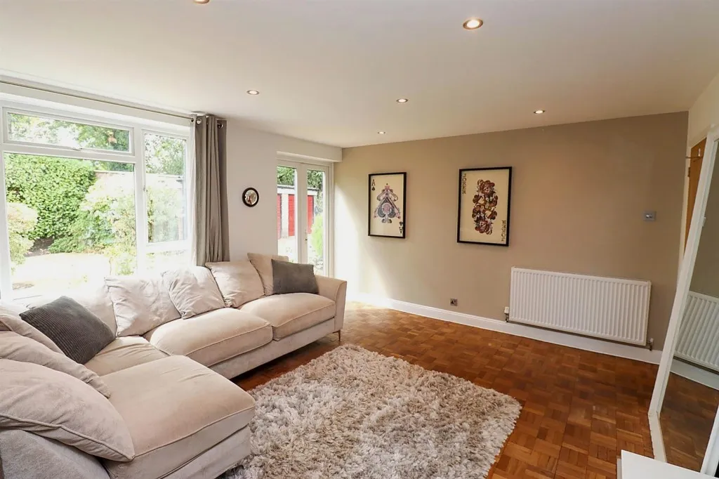Victoria Road, Fleet, photo 7