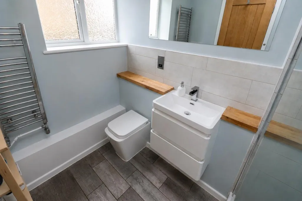 Victoria Road, Fleet, photo 15